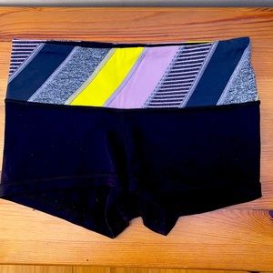 Lululemon booty reversible shorts